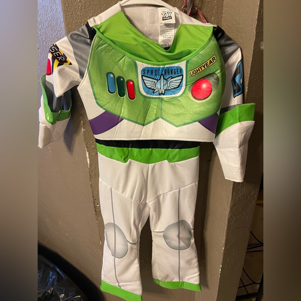 Toddler boys costume ( Buzz LightYear ) Size - 3t - 4t..